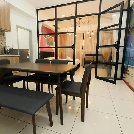 Comfy Family Stay At Sutera Avenue, Near Imago Mall